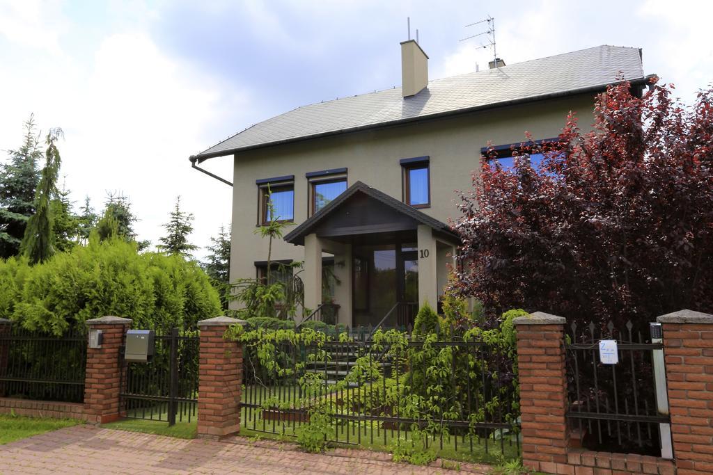 بوزنان 10 Bed And Breakfast المظهر الخارجي الصورة